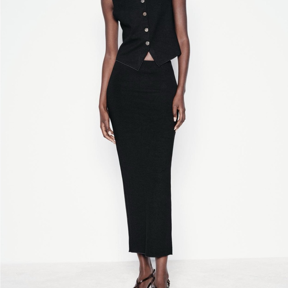 ZARA BLACK MIDI SKIRT SIZE SMALL